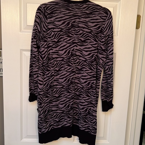 Dark Grey Zebra Jacquard Boyfriend Cardigan - Picture 2 of 5